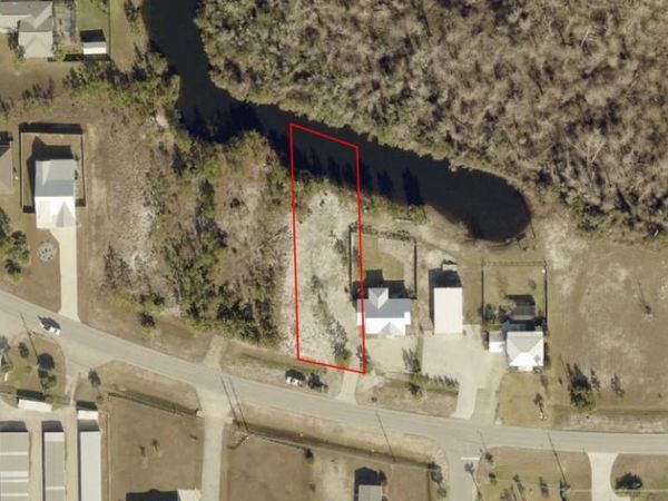 520 N 15TH STREET , MEXICO BEACH, FL 32456
