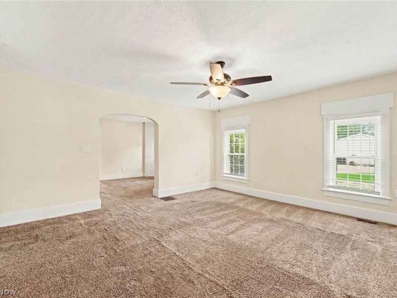 33 N Poplar Street, Jefferson, OH 44047 Photo 7
