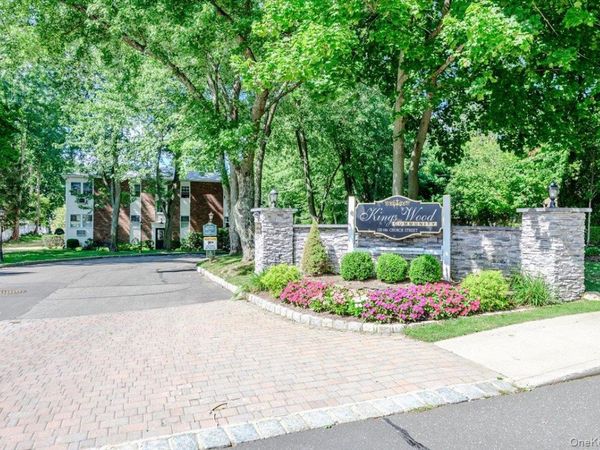 140 Church Street, Unit 3C, Kings Park, NY 11754