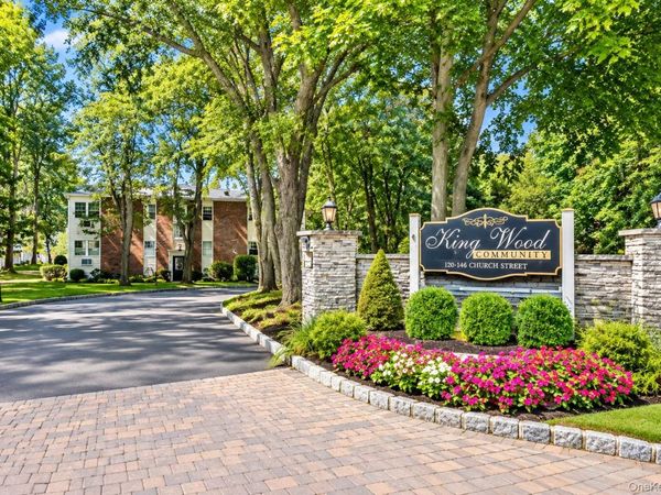 140 Church Street, Unit 3C, Kings Park, NY 11754