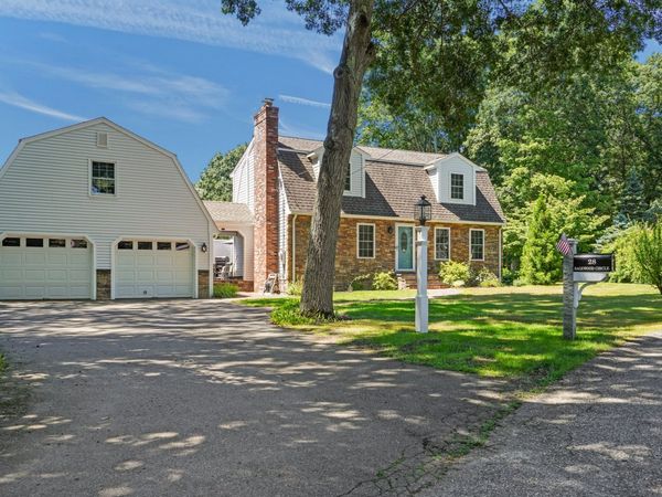 28 Sagewood Cir, Attleboro, MA 02703