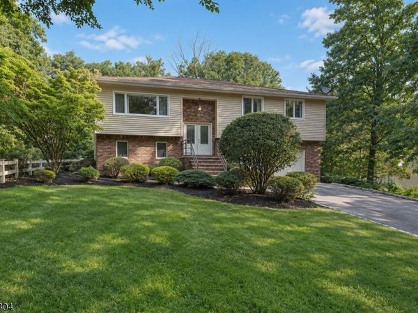 19 Pepper Rd, Montville, NJ 07082