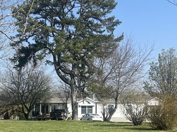 792 Brewer Rd , Crossville, TN 38572