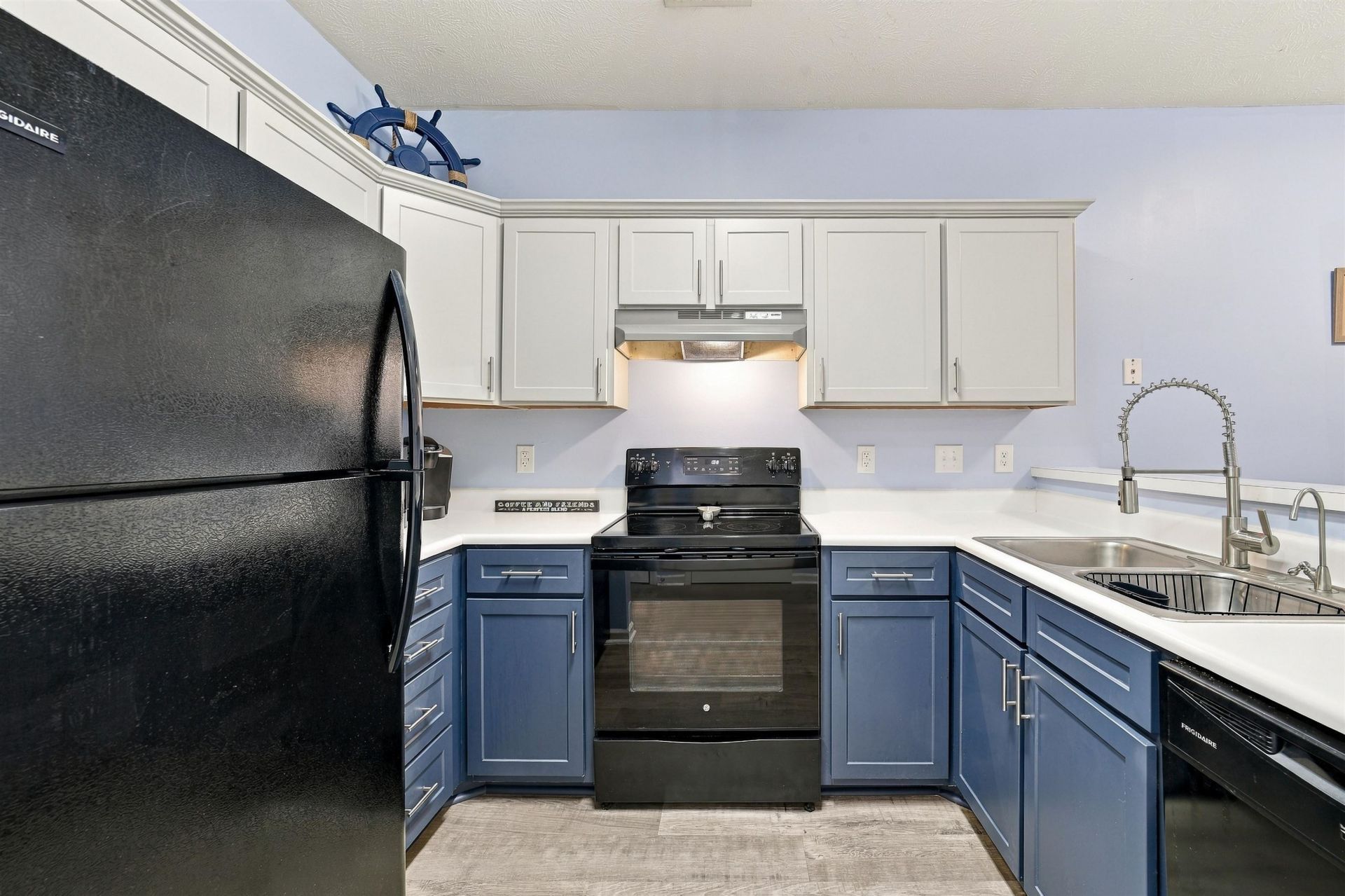 498 River Oaks Dr.  Photo 4