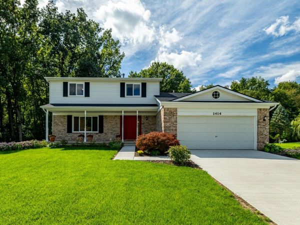 1414 Eastwood Circle, Saline, MI 48176