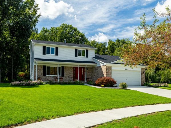 1414 Eastwood Circle, Saline, MI 48176