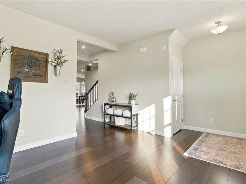 885 Thewes Circle, Louisville, OH 44641 Photo 10