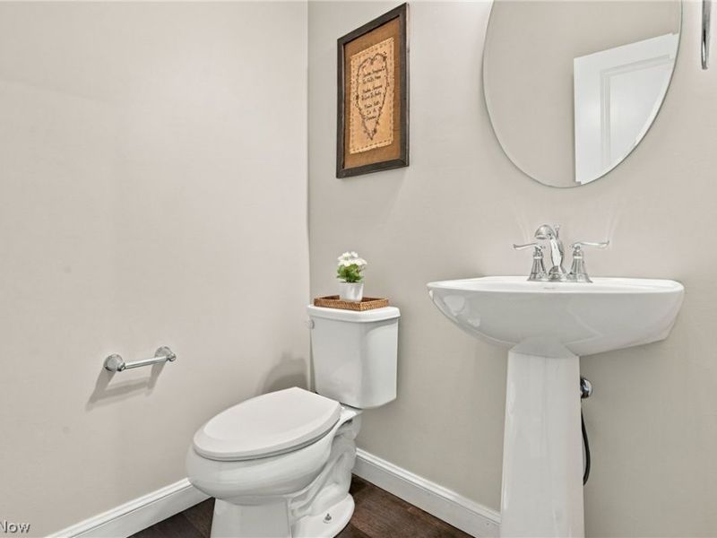 885 Thewes Circle, Louisville, OH 44641 Photo 11