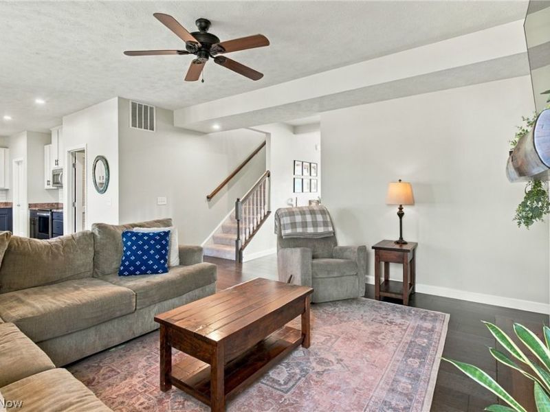 885 Thewes Circle, Louisville, OH 44641 Photo 15