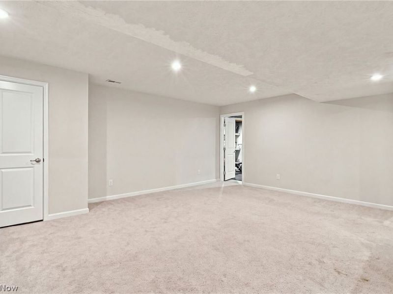 885 Thewes Circle, Louisville, OH 44641 Photo 42