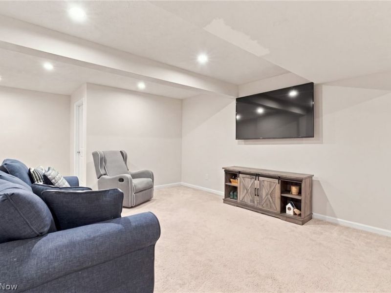 885 Thewes Circle, Louisville, OH 44641 Photo 43