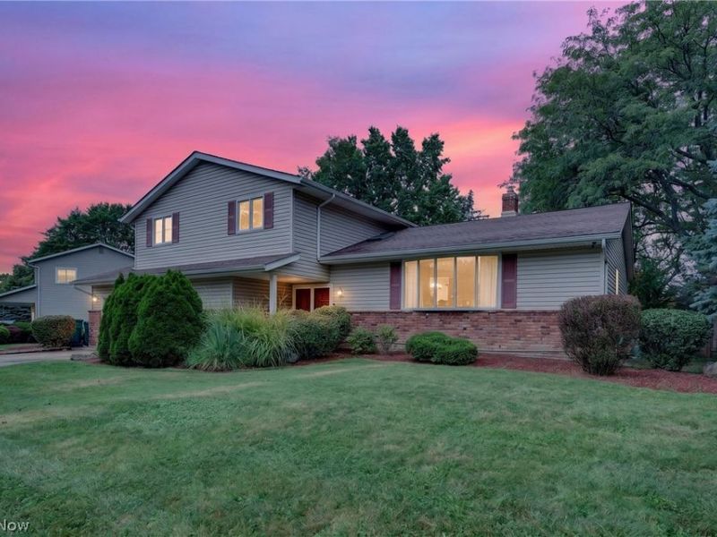 4865 Foxlair Trail, Richmond Heights, OH 44143 Photo 2