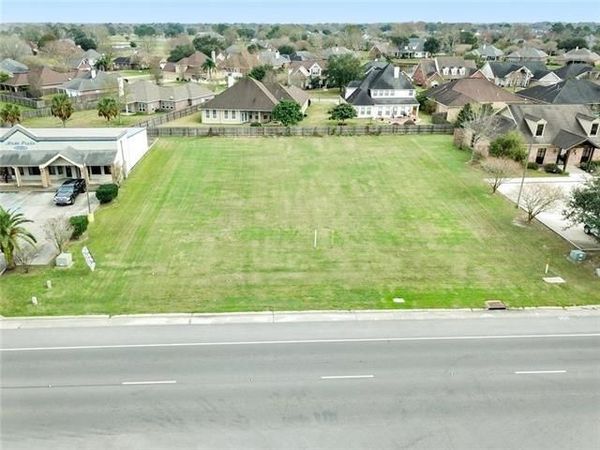 430 BELLE TERRE Boulevard , LaPlace, LA 70068