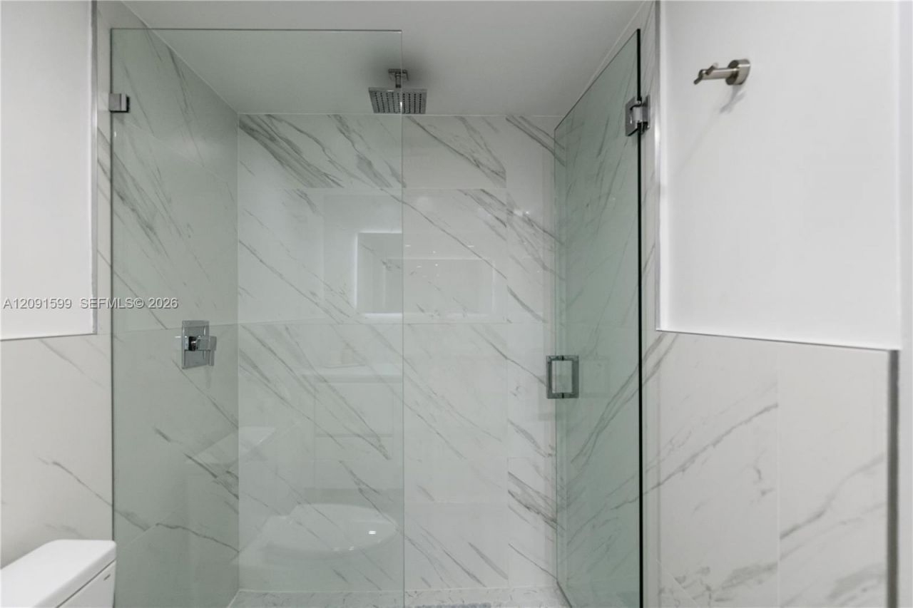 2301 Collins Ave , Unit 318, Miami Beach, FL 33139 Photo