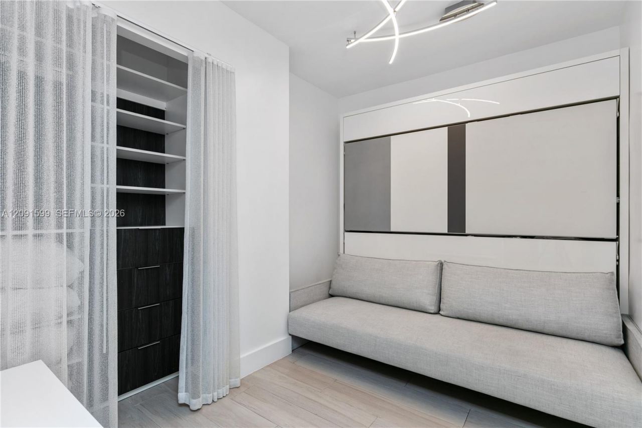 2301 Collins Ave , Unit 318, Miami Beach, FL 33139 Photo