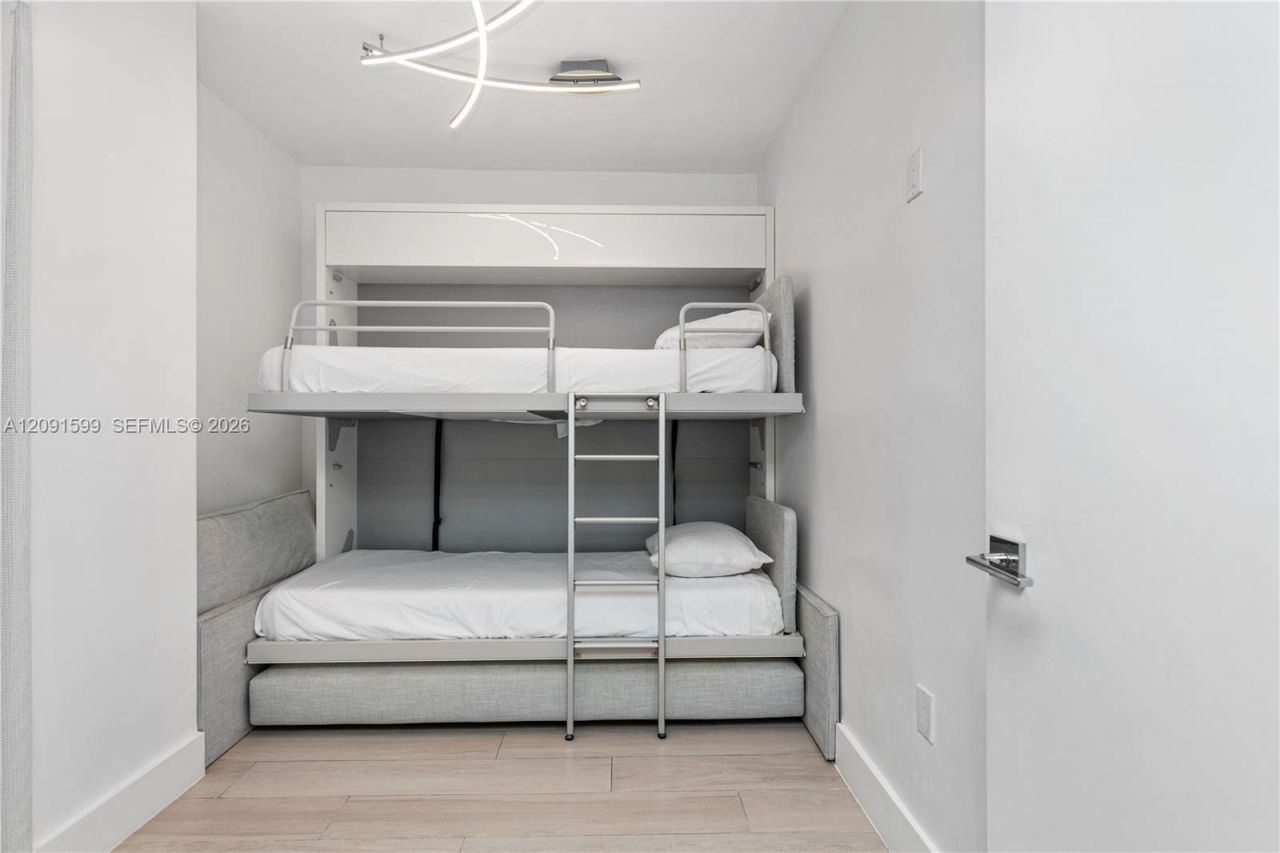 2301 Collins Ave , Unit 318, Miami Beach, FL 33139 Photo