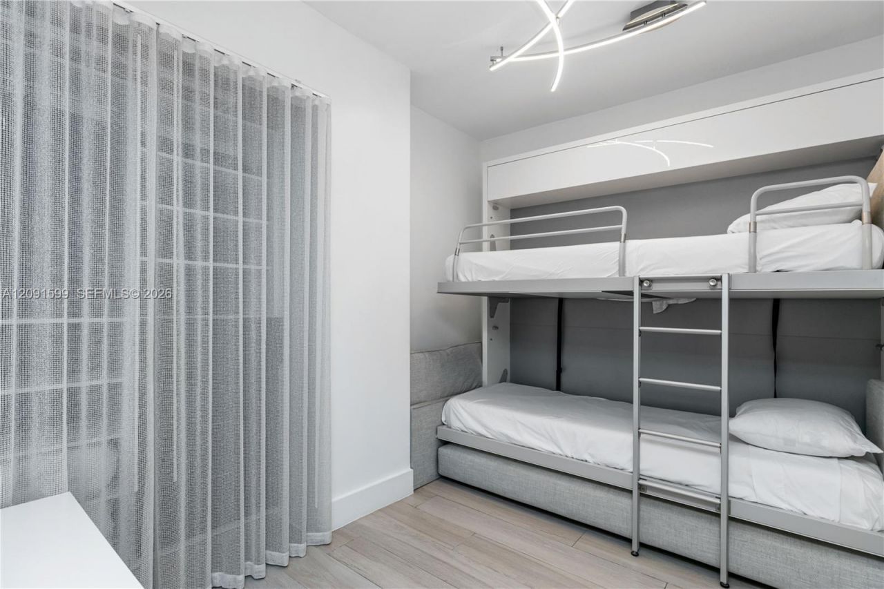 2301 Collins Ave , Unit 318, Miami Beach, FL 33139 Photo