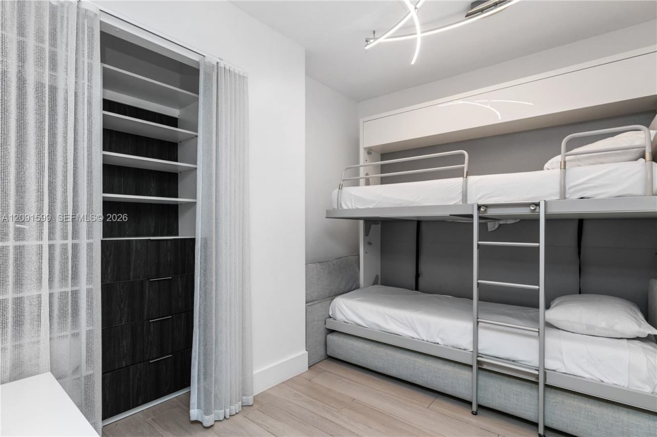 2301 Collins Ave , Unit 318, Miami Beach, FL 33139 Photo