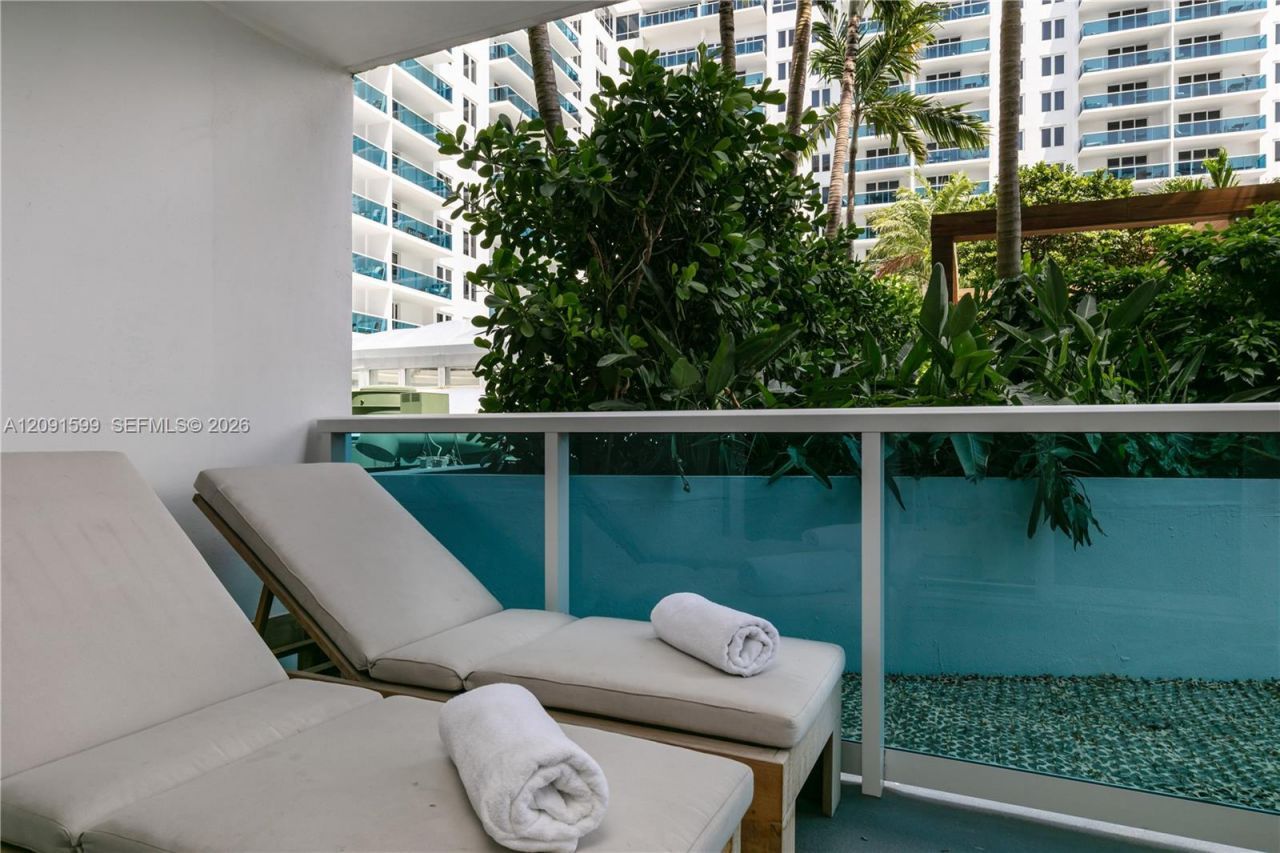 2301 Collins Ave , Unit 318, Miami Beach, FL 33139 Photo