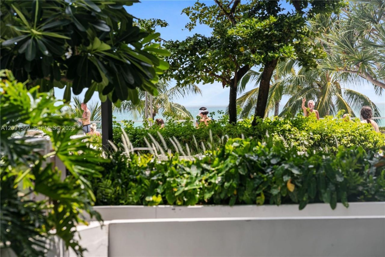 2301 Collins Ave , Unit 318, Miami Beach, FL 33139 Photo