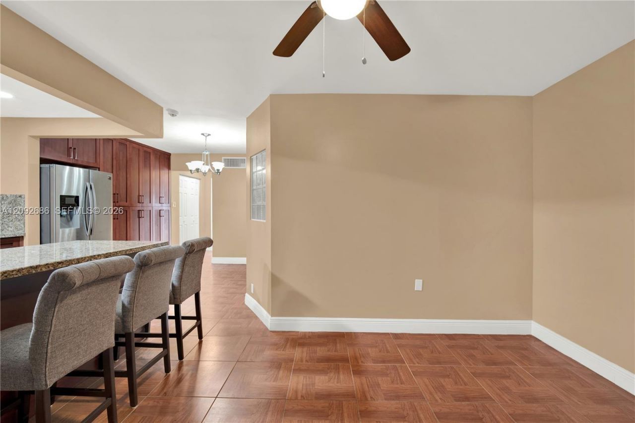 1340 Lincoln Rd , Unit 207, Miami Beach, FL 33139 Photo