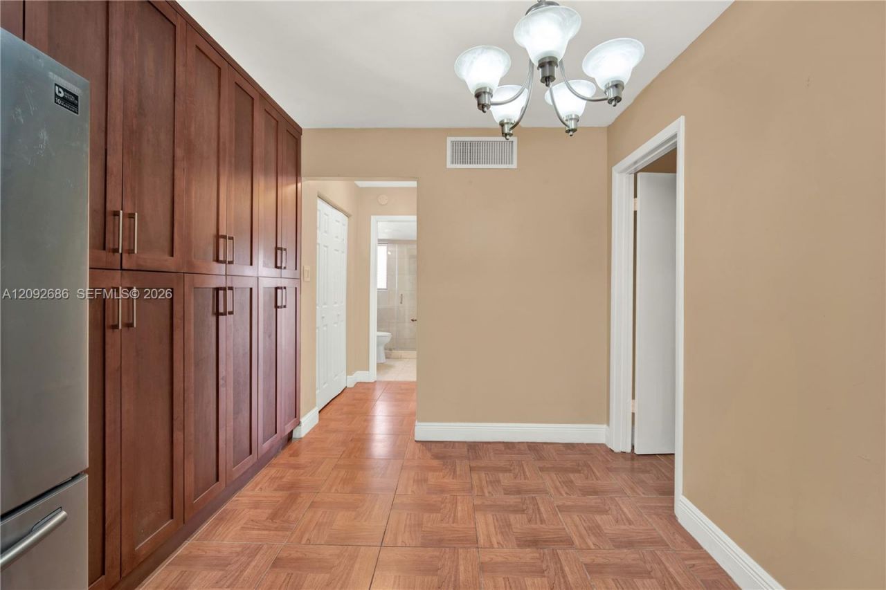 1340 Lincoln Rd , Unit 207, Miami Beach, FL 33139 Photo