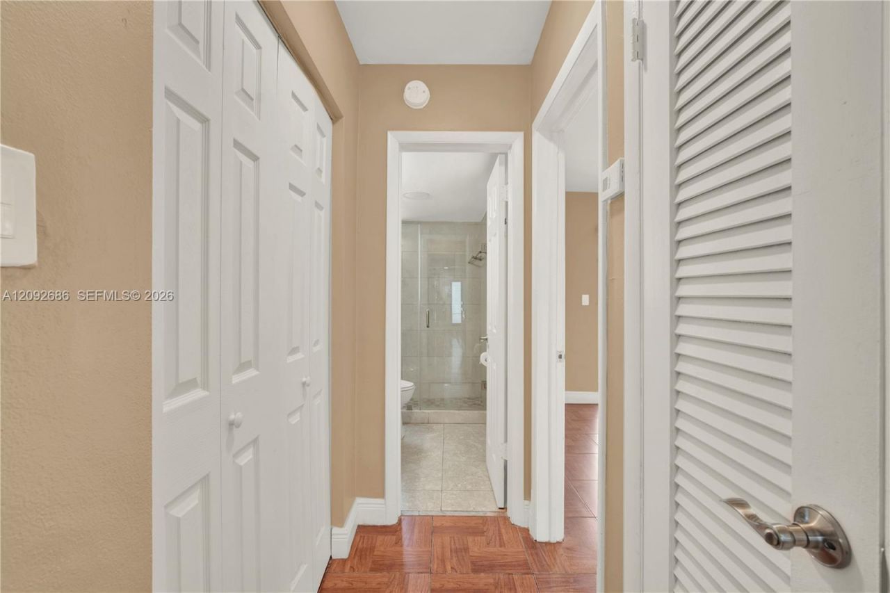 1340 Lincoln Rd , Unit 207, Miami Beach, FL 33139 Photo