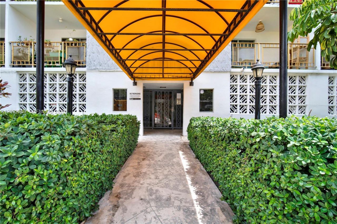 1340 Lincoln Rd , Unit 207, Miami Beach, FL 33139 Photo