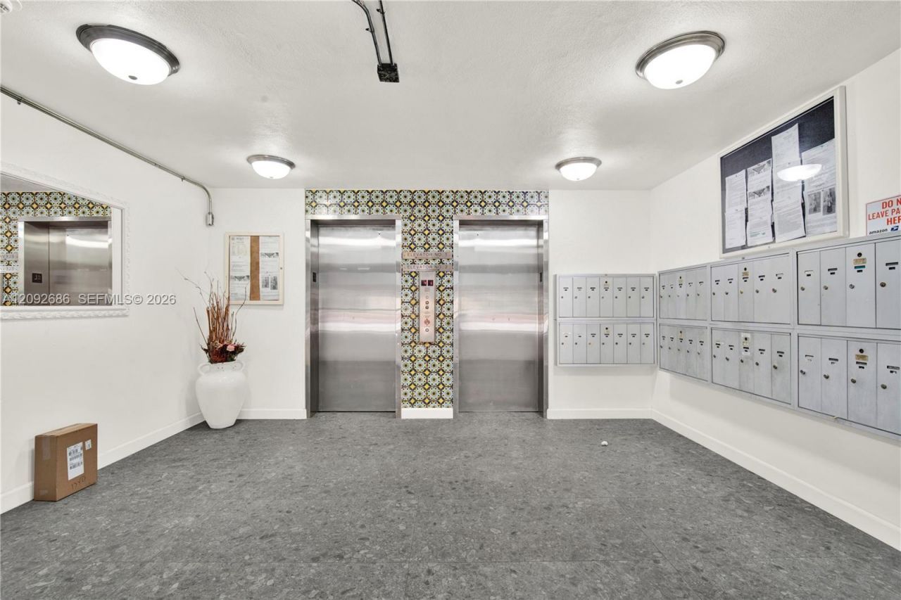 1340 Lincoln Rd , Unit 207, Miami Beach, FL 33139 Photo