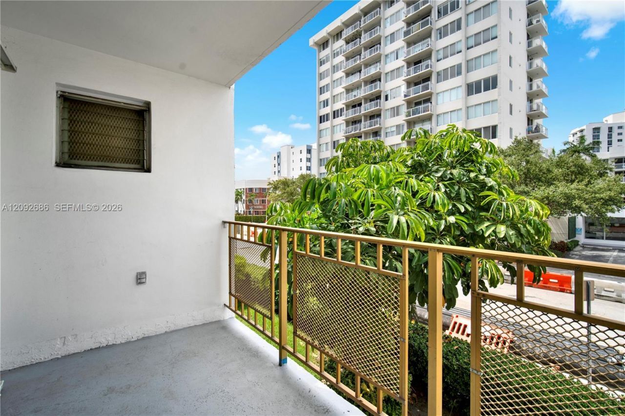 1340 Lincoln Rd , Unit 207, Miami Beach, FL 33139 Photo