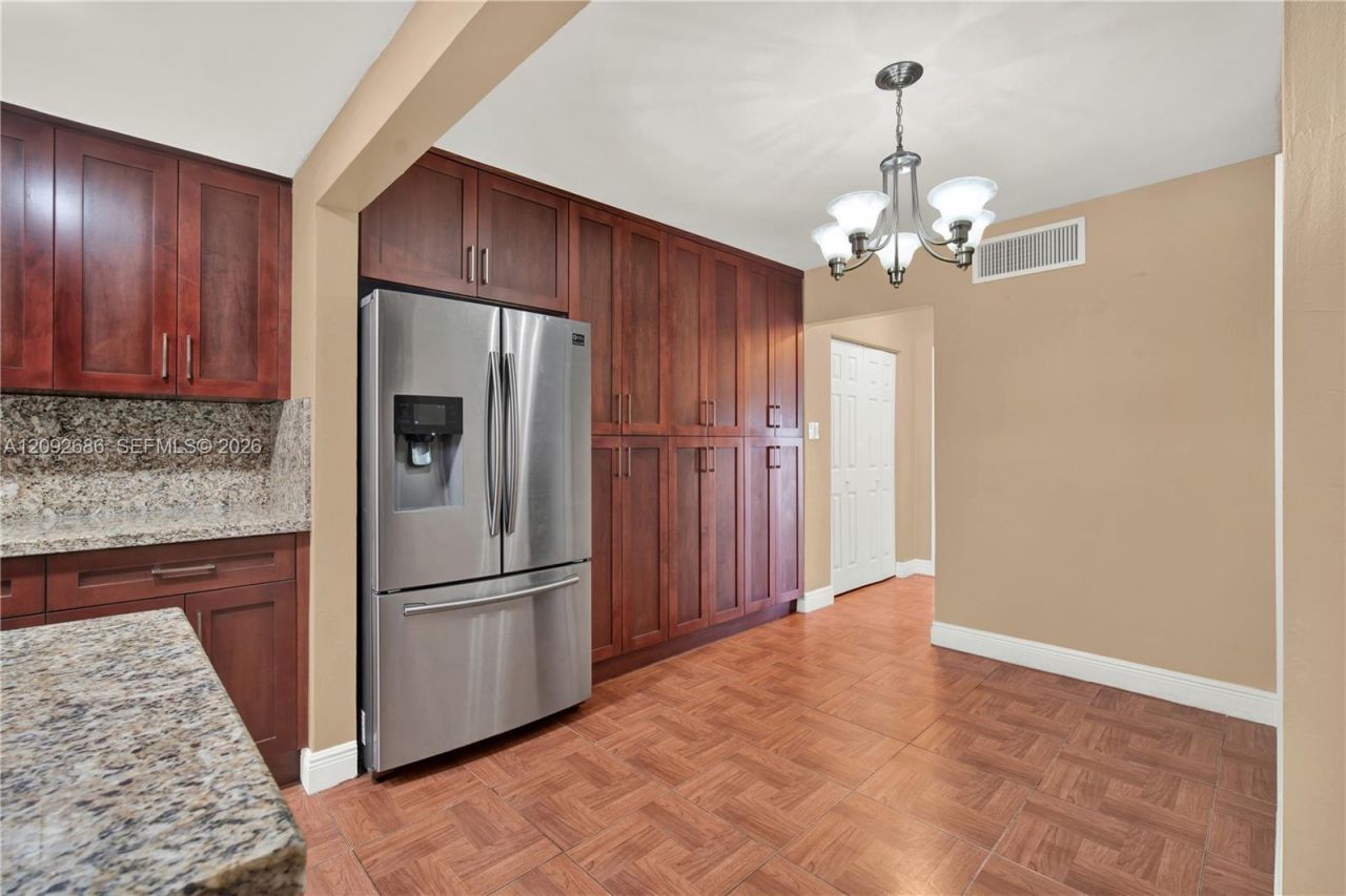 1340 Lincoln Rd , Unit 207, Miami Beach, FL 33139 Photo