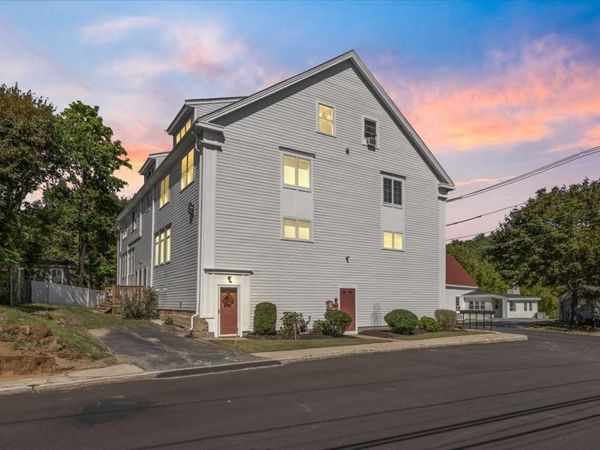 4 Mechanic St, Unit 1, Merrimac, MA 01860