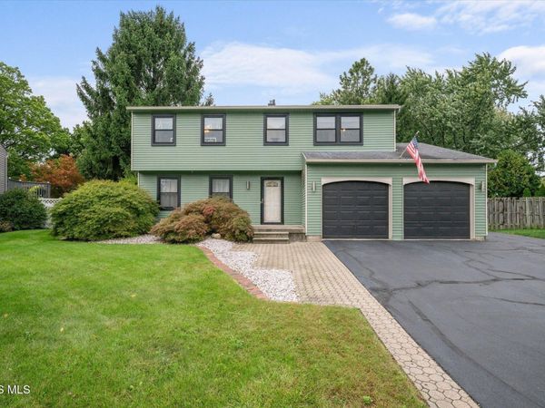 156 Ponderosa Drive, Oregon, OH 43616
