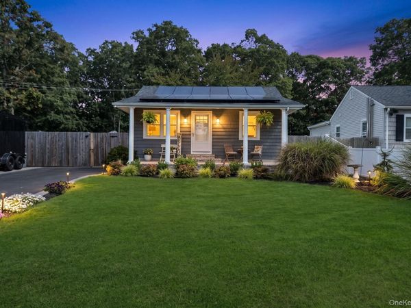 154 W End Avenue , Shirley, NY 11967