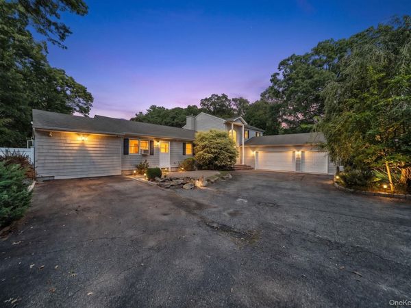75 Whiskey Road, Coram, NY 11727