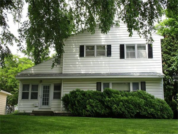 1505 W 3rd Street, Cedar Falls, IA 50613