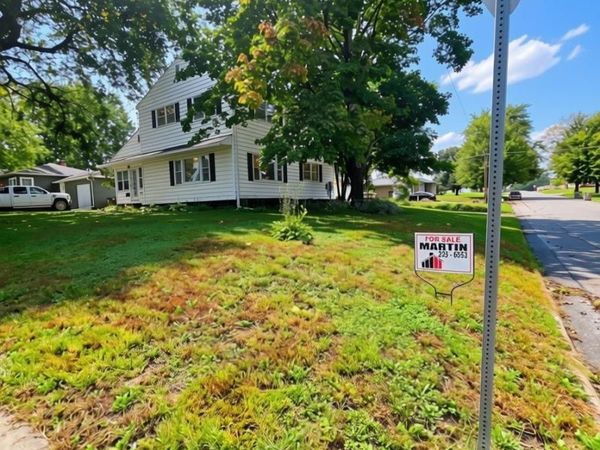 1505 W 3rd Street, Cedar Falls, IA 50613