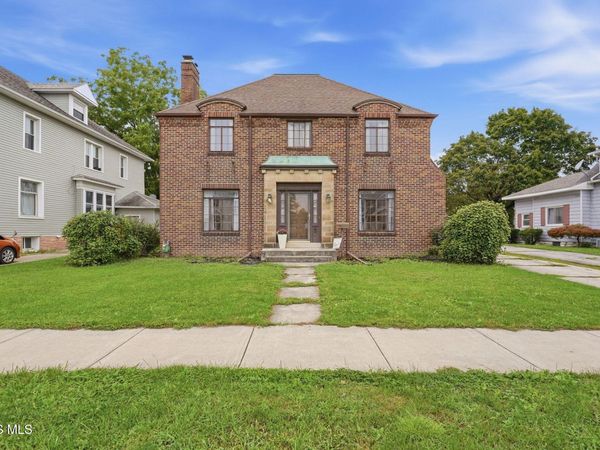 733 N Main Street , Fostoria, OH 44830