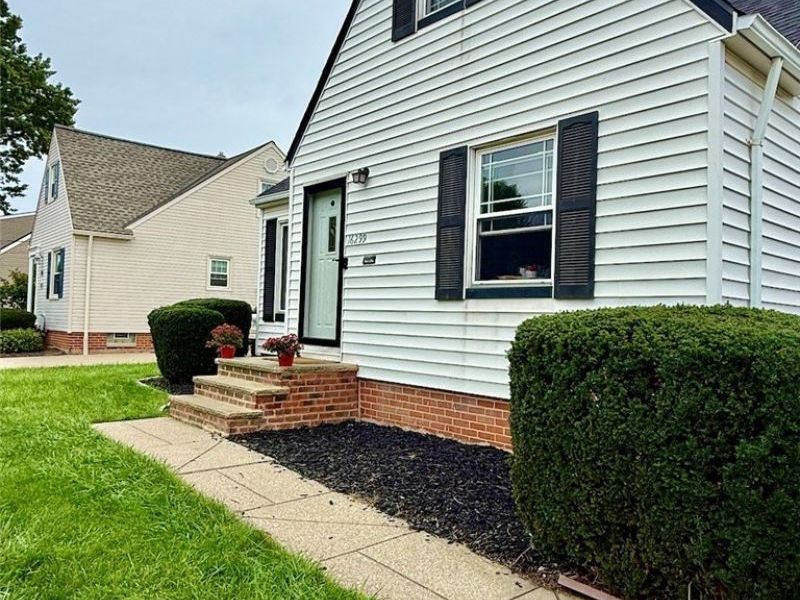16299 Pike Boulevard, Brook Park, OH 44142 Photo 5