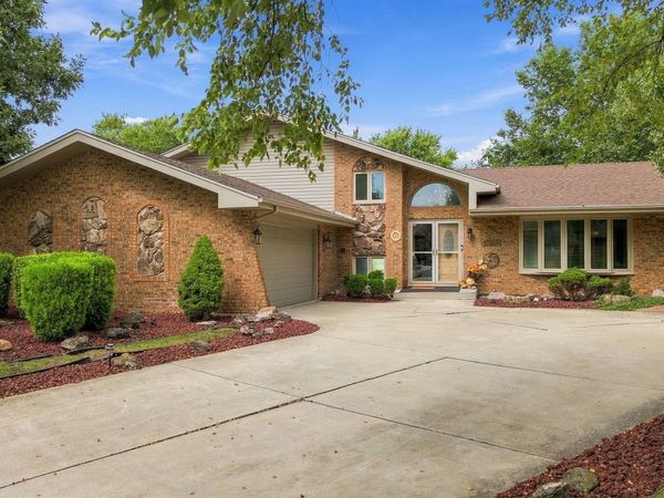 8040 Chippewa Trail , Tinley Park, IL 60477