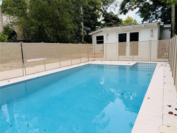 3841 Kumquat Ave , Miami, FL 33133