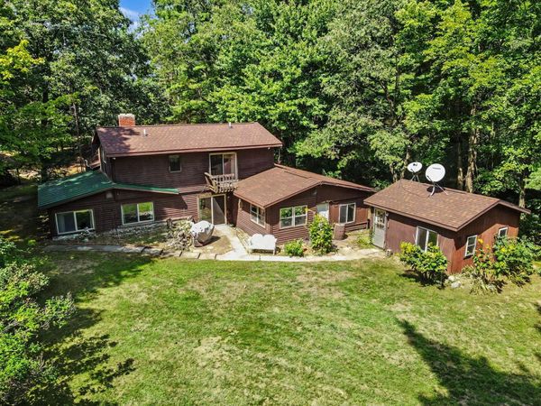 21801 W Cutler Road, Howard City, MI 49329