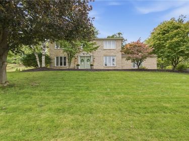 19 Sandpiper Hl, Fairport, NY 14450