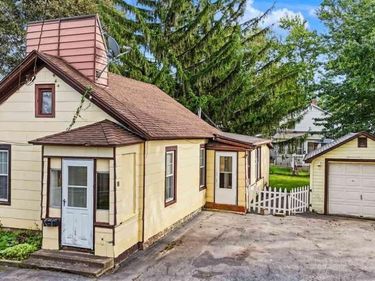 22 Works Place , Lockport, NY 14094