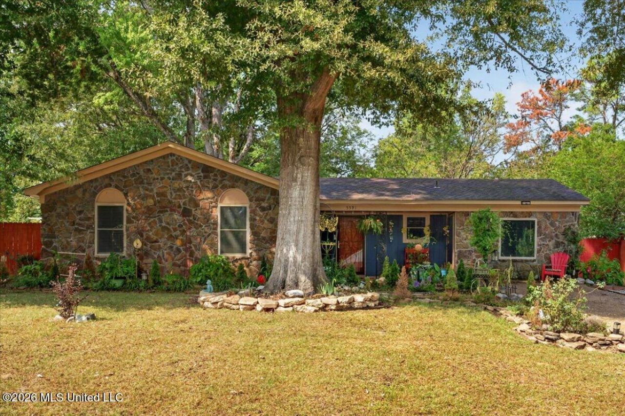 5591 Cherokee Drive Horn Lake, MS 38637