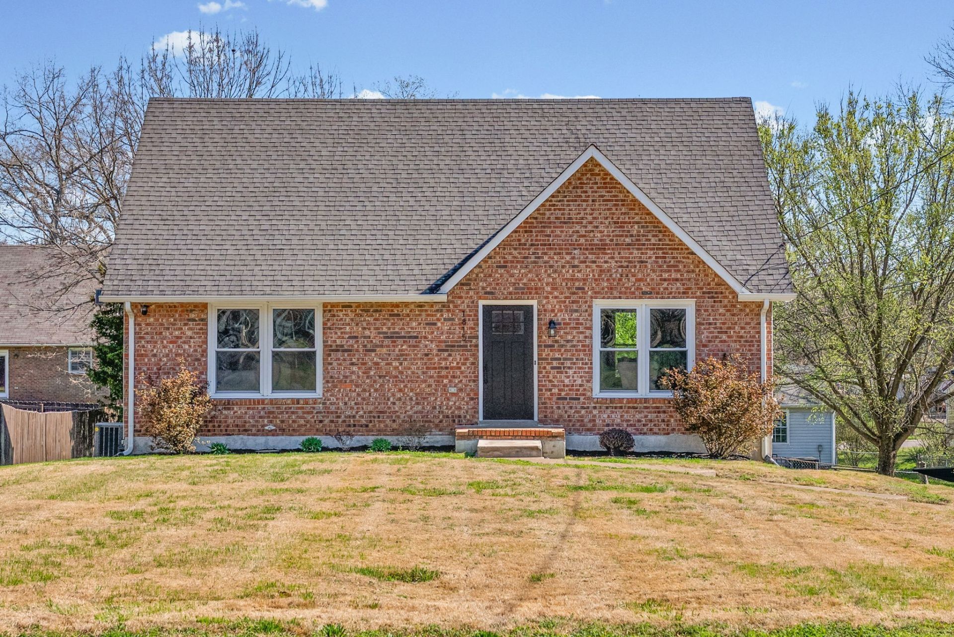 1815 Palamino Dr Clarksville, TN 37042