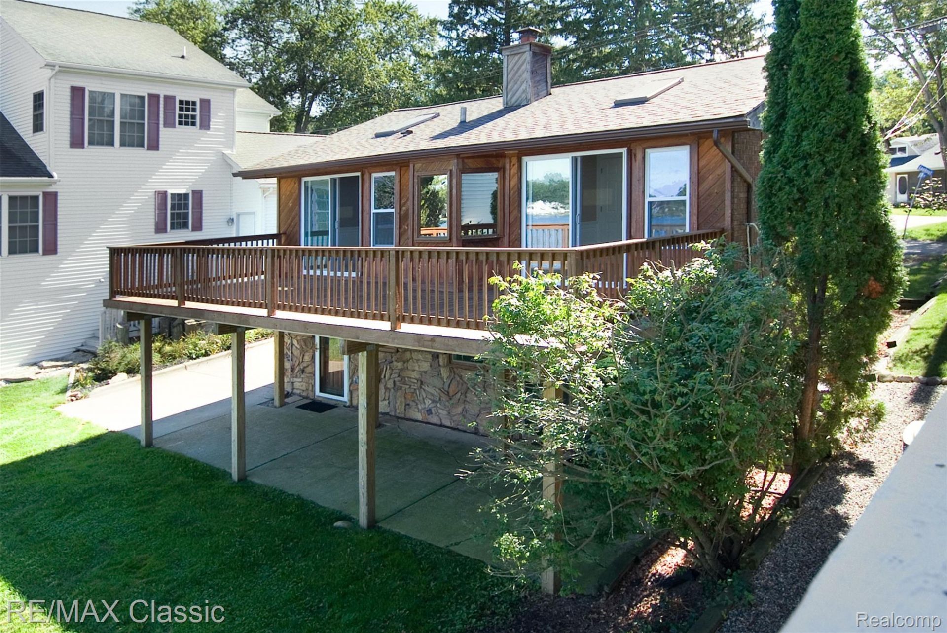 1508 Lakeview Drive, Wolverine Lake Village, Mi 48390 Main Photo