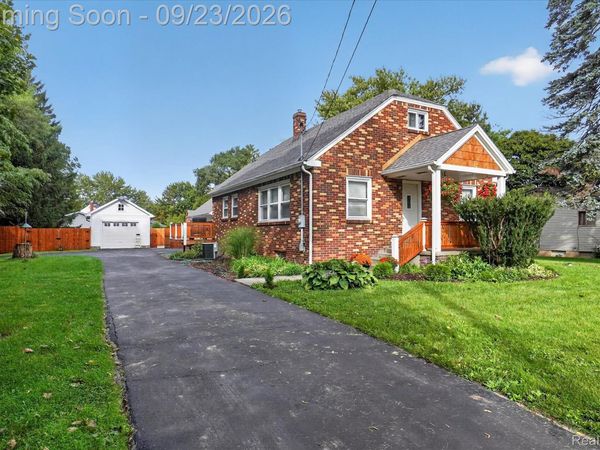 2311 N Genesee Road, Burton, Mi 48509
