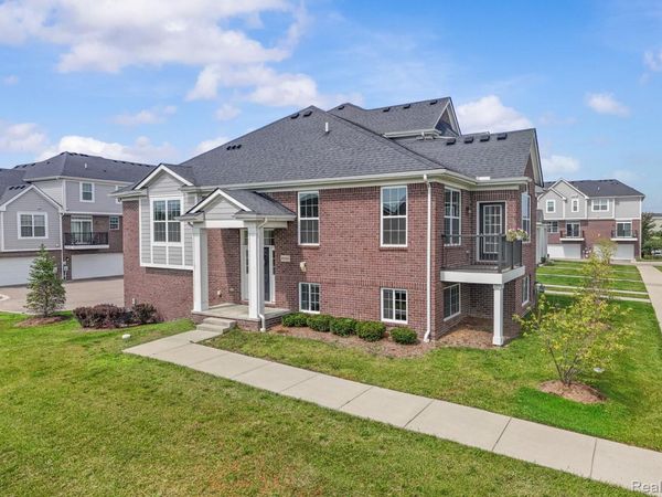 49503 Lantern Way , Unit 42, Canton Township, Mi 48188