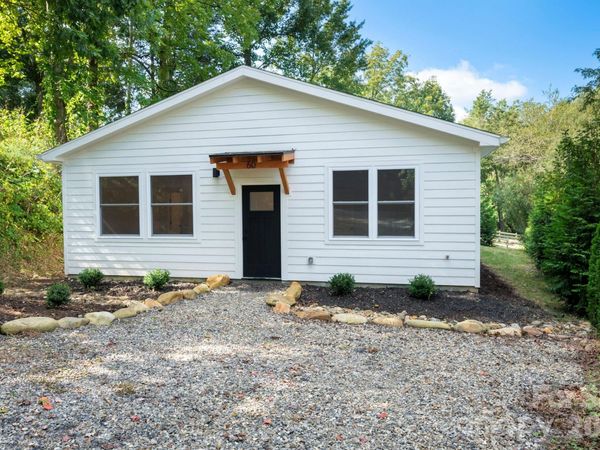 60 Pearl Street, Black Mountain, NC 28711